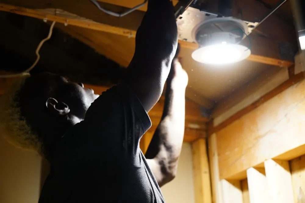 Slide of Stylin Electric