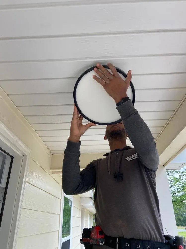 Slide of Suarelectric