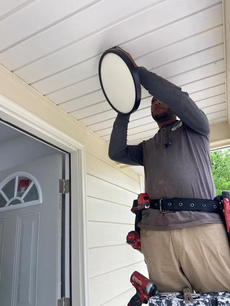 Slide of Suarelectric