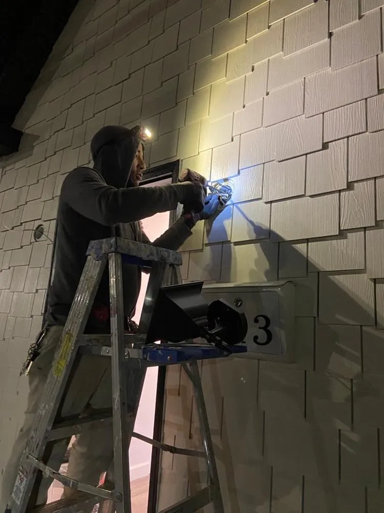 Slide of Suarelectric