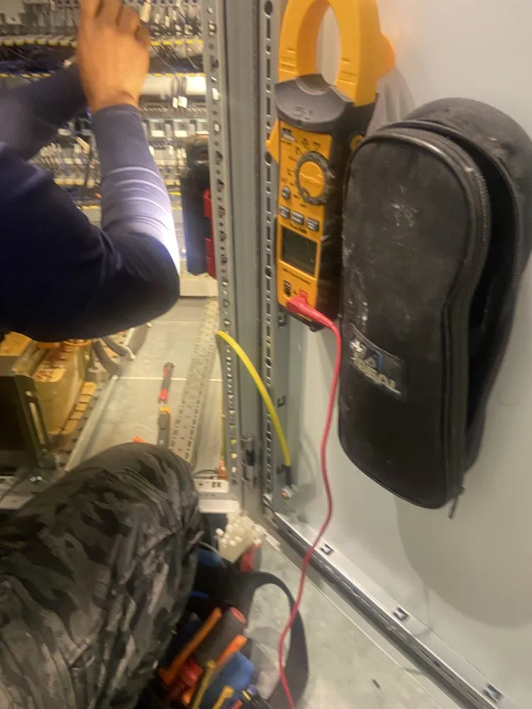 Slide of Suarelectric