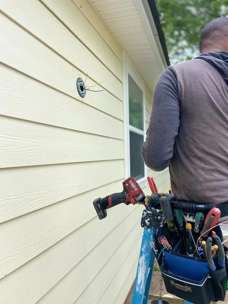 Slide of Suarelectric