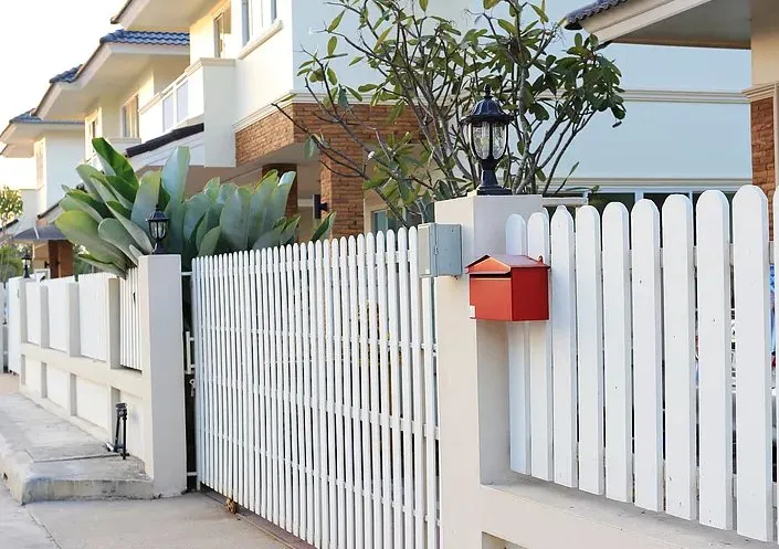 Slide of Suarez Fence