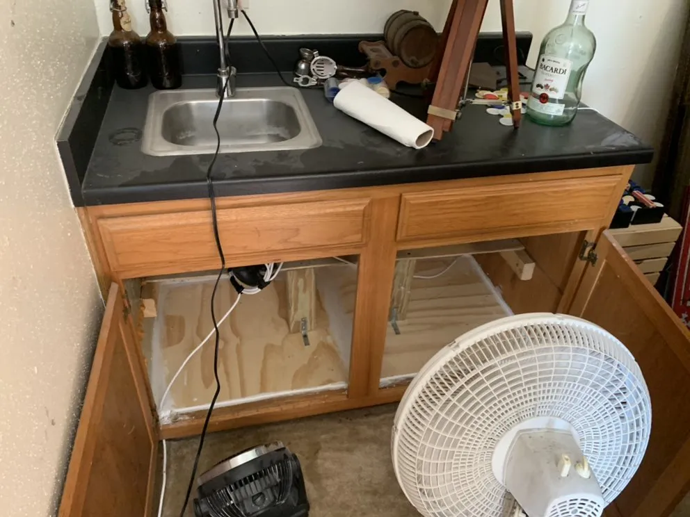 Reliable electrician providing emergency electrical service in , 