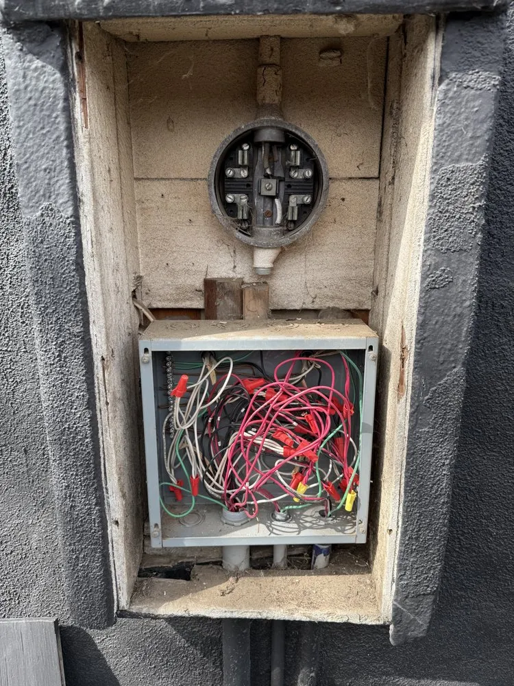 Slide of Summit Electrical Services