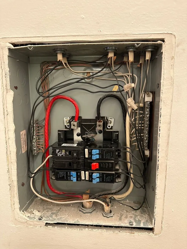 Slide of Sun-e Solar