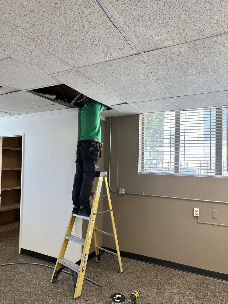 Slide of Sun-e Solar