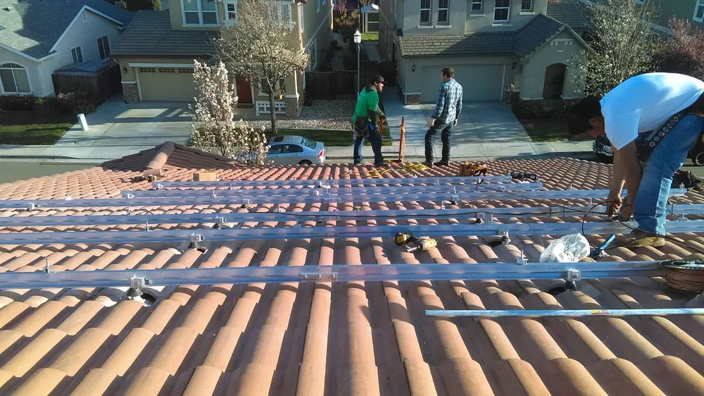 Slide of SunAmp Electric