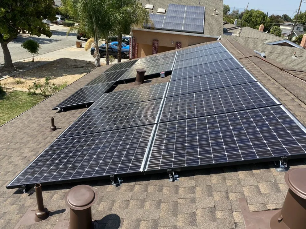 Slide of SunAmp Electric