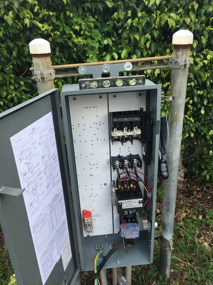 Certified electrical service for homes in wiring installation, by