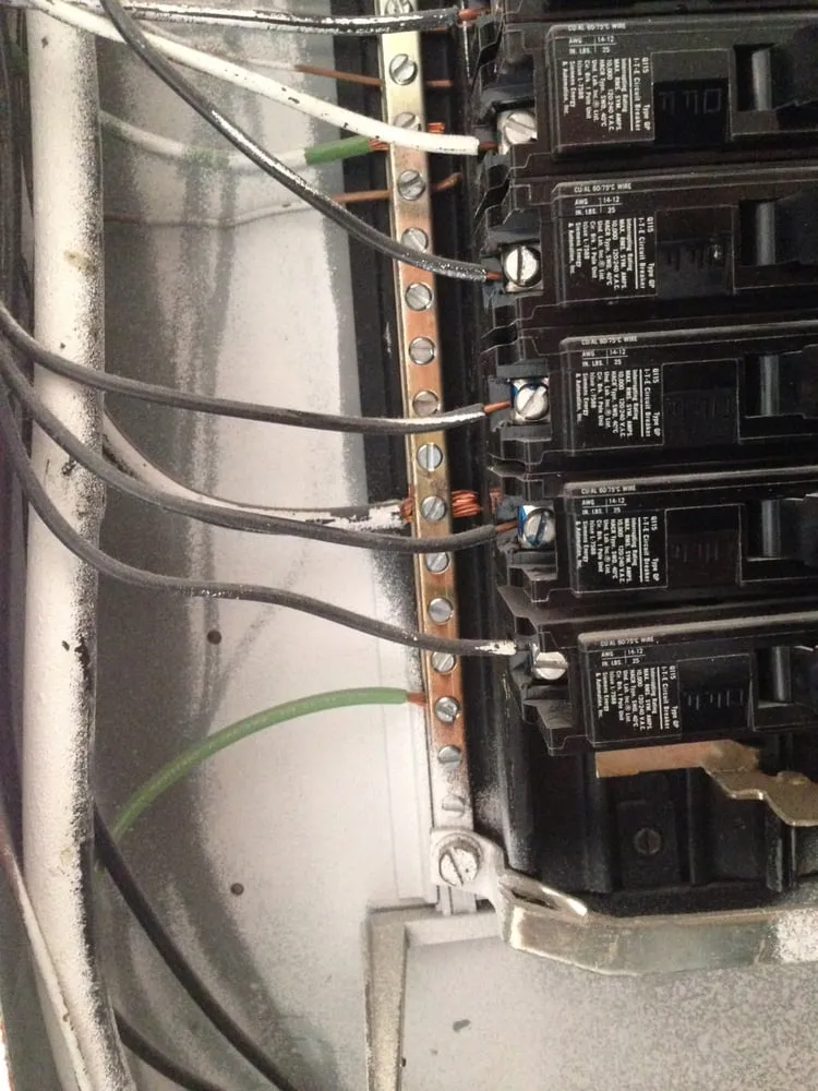 Certified electrician providing lighting installation in , 