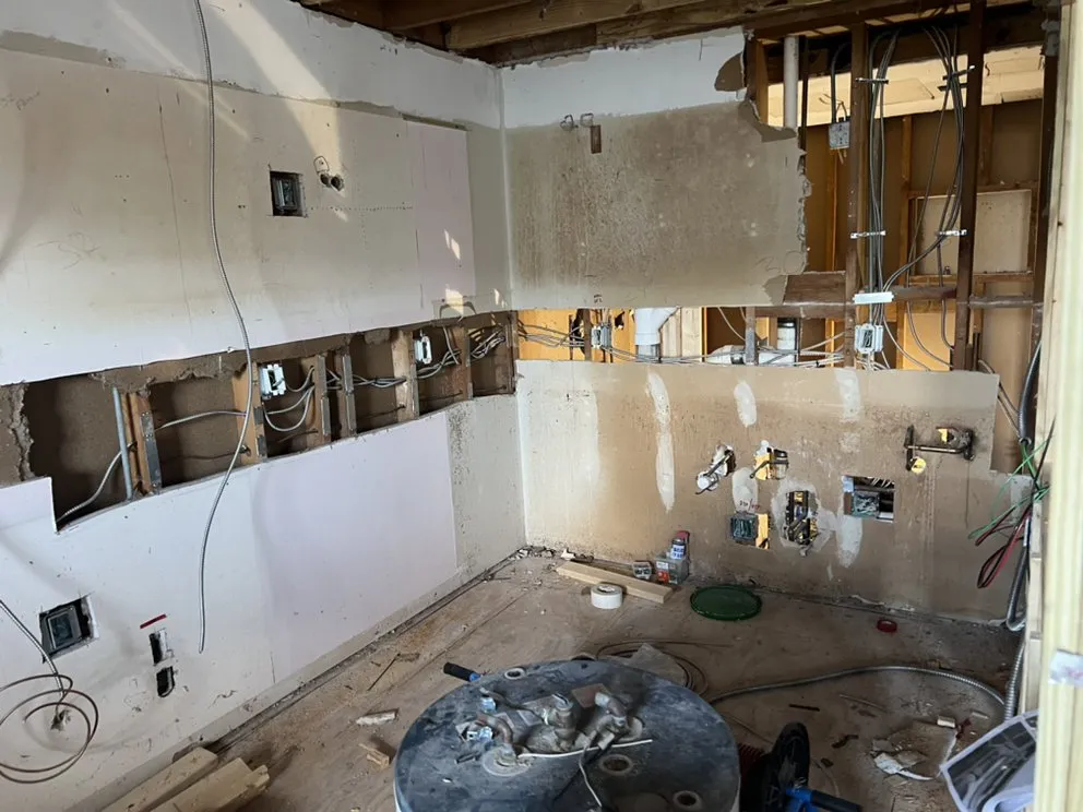 Emergency electrical service for homes in wiring installation,  by 