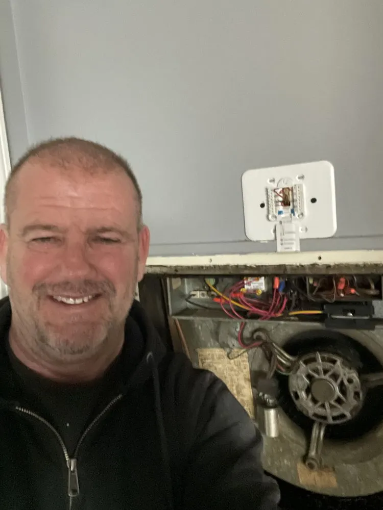 Emergency outlet and switch repair in Tampa Bay, FL by Sunny Skies maintenance