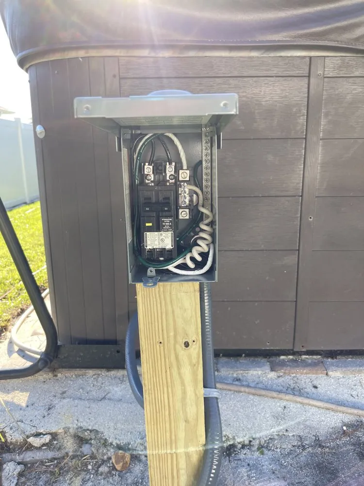 Emergency electrician providing outlet and switch repair in Loxahatchee, FL - Sunshine Electric