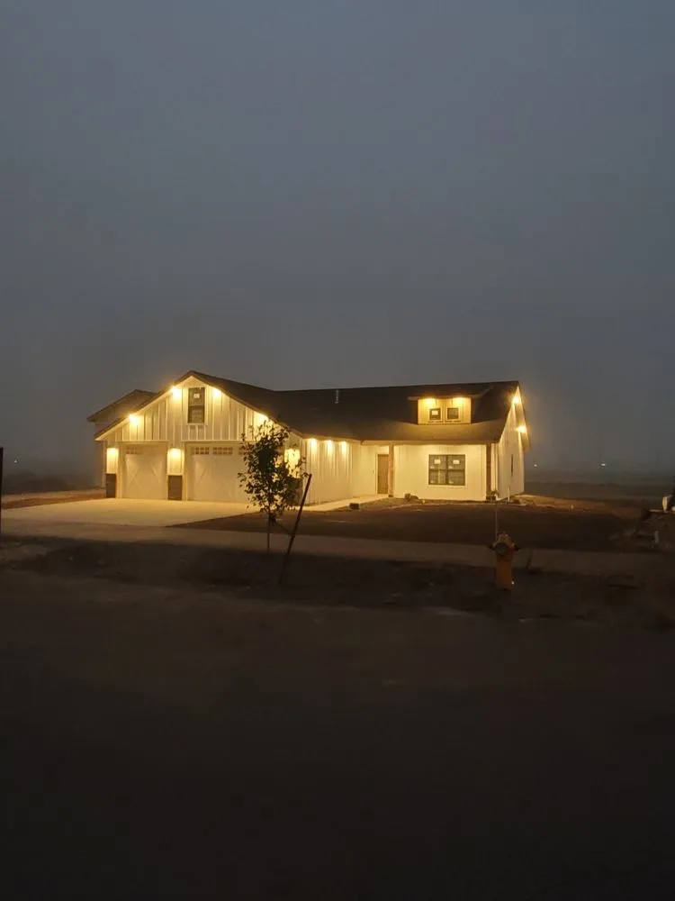 Expert electrician providing circuit breaker repair in Coeur d'Alene, ID - Super D Electric