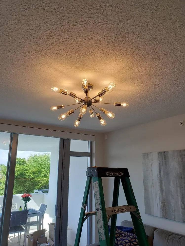 Expert electrician providing outlet and switch repair in Flushing, NY - Superb 24 Hour Electrician