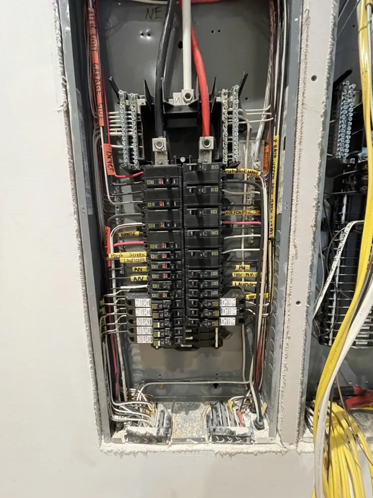 Expert electrical service for homes in emergency electrical service,  by 