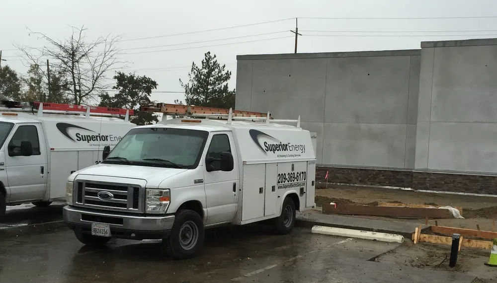 Licensed electrician providing lighting installation in Acampo, CA - Superior Energy