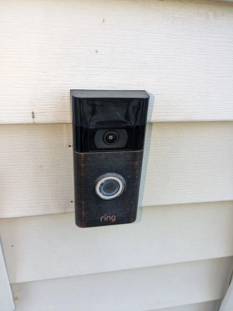 Professional electrician providing electrical repair in , 