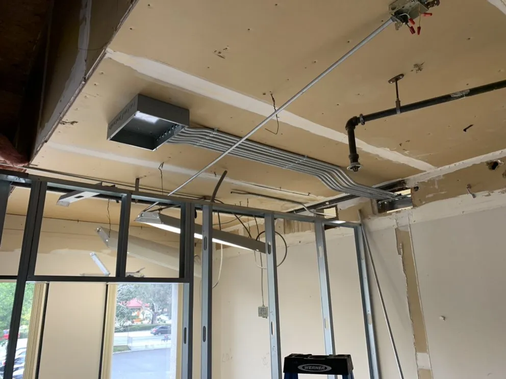 Reliable electrician providing circuit breaker repair in , 