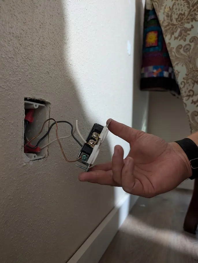 Slide of Supersun Electrical Services