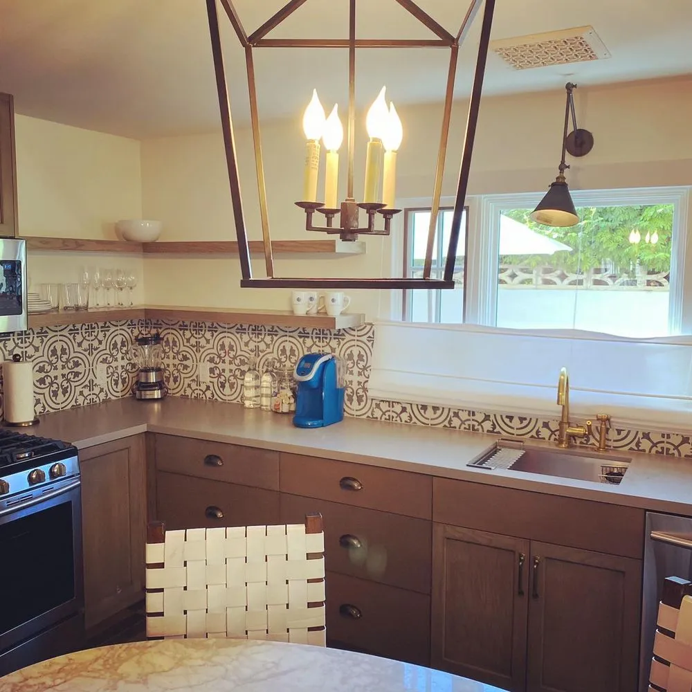 Slide of Supreme Electric