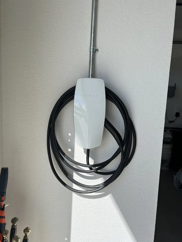 Licensed circuit breaker repair experts serving ,  - Supreme Electrical Construction