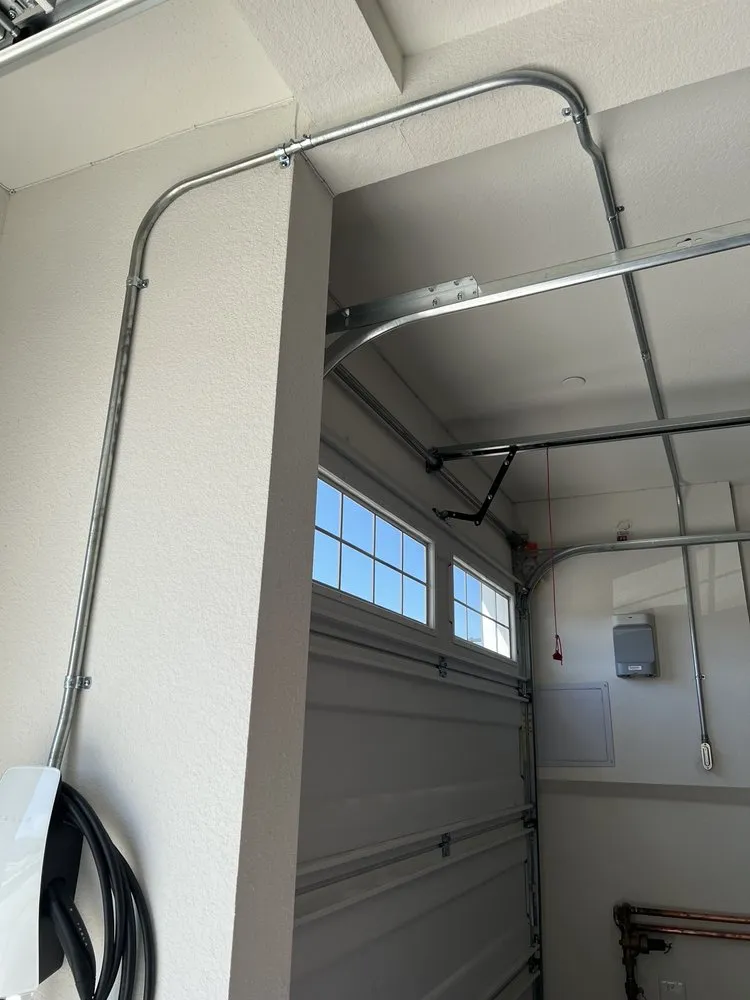 Certified electrical service for homes in lighting installation,  by 