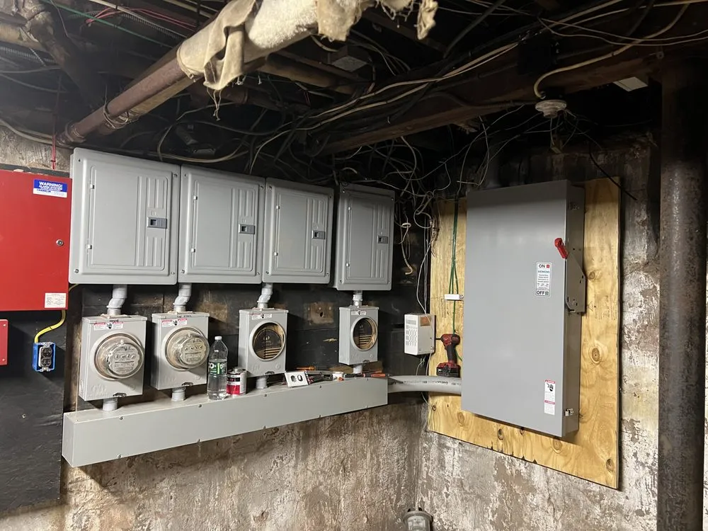 Slide of Supreme Electrical Maintenance