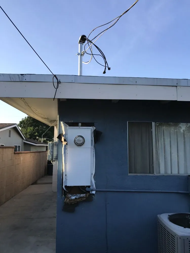 Slide of Supreme Electrical Services