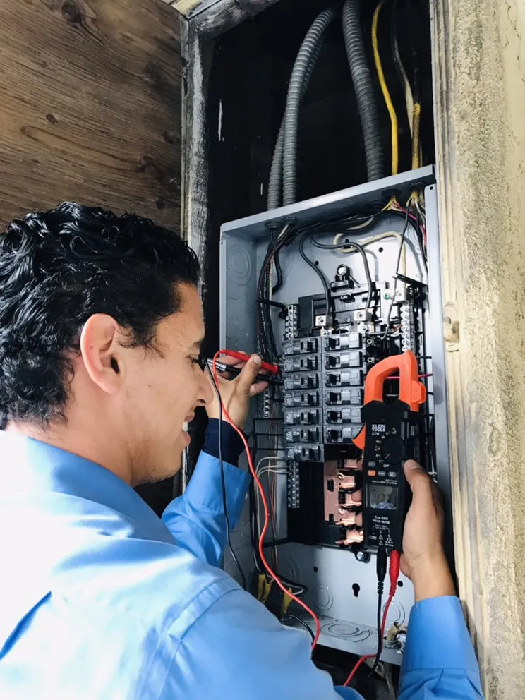 Slide of Supreme Electrical Services