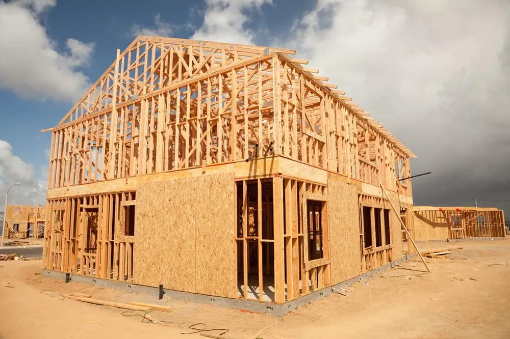 Expert electrician providing emergency electrical service in Cardiff, CA - Surfside Electric
