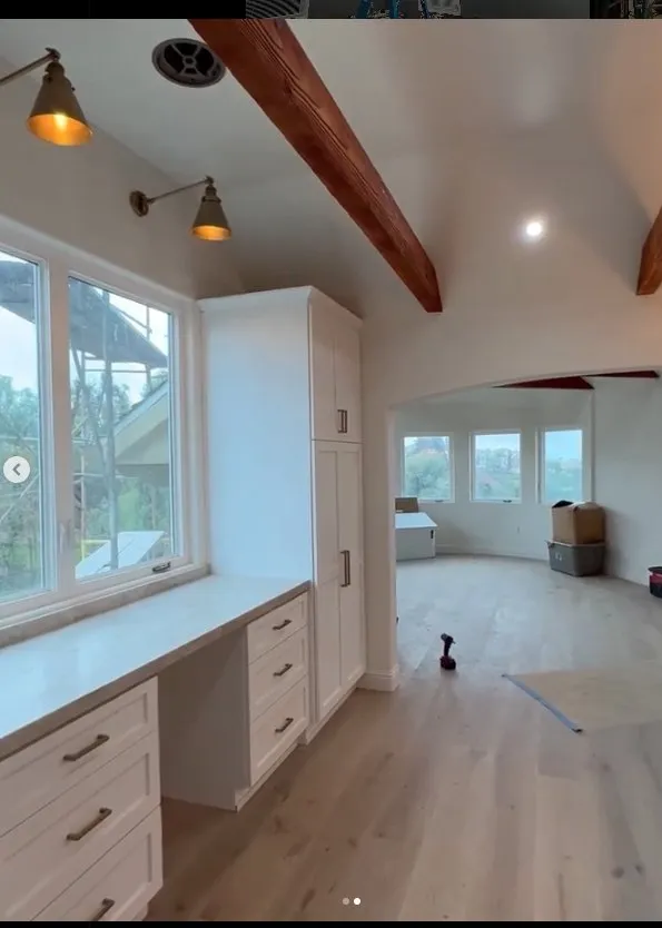 Professional emergency electrical service experts serving , - Surge Electric