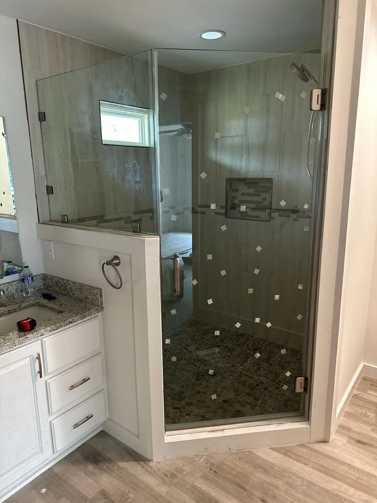 Certified electrician providing circuit breaker repair in ,