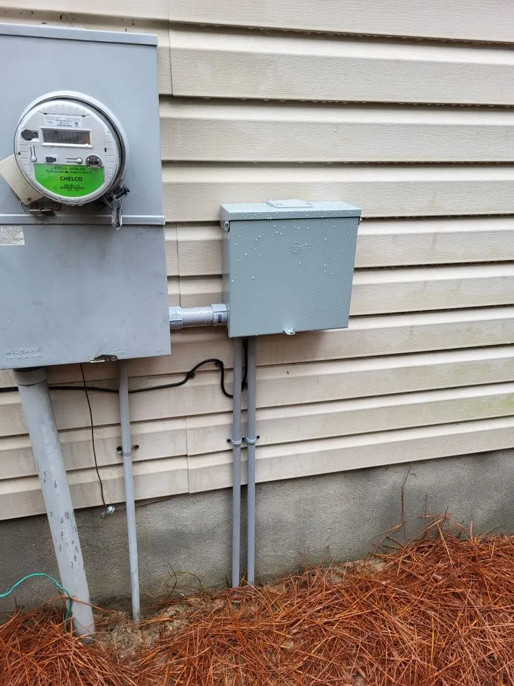 Emergency outlet and switch repair experts serving Holt, FL - Swisher Electrical Service