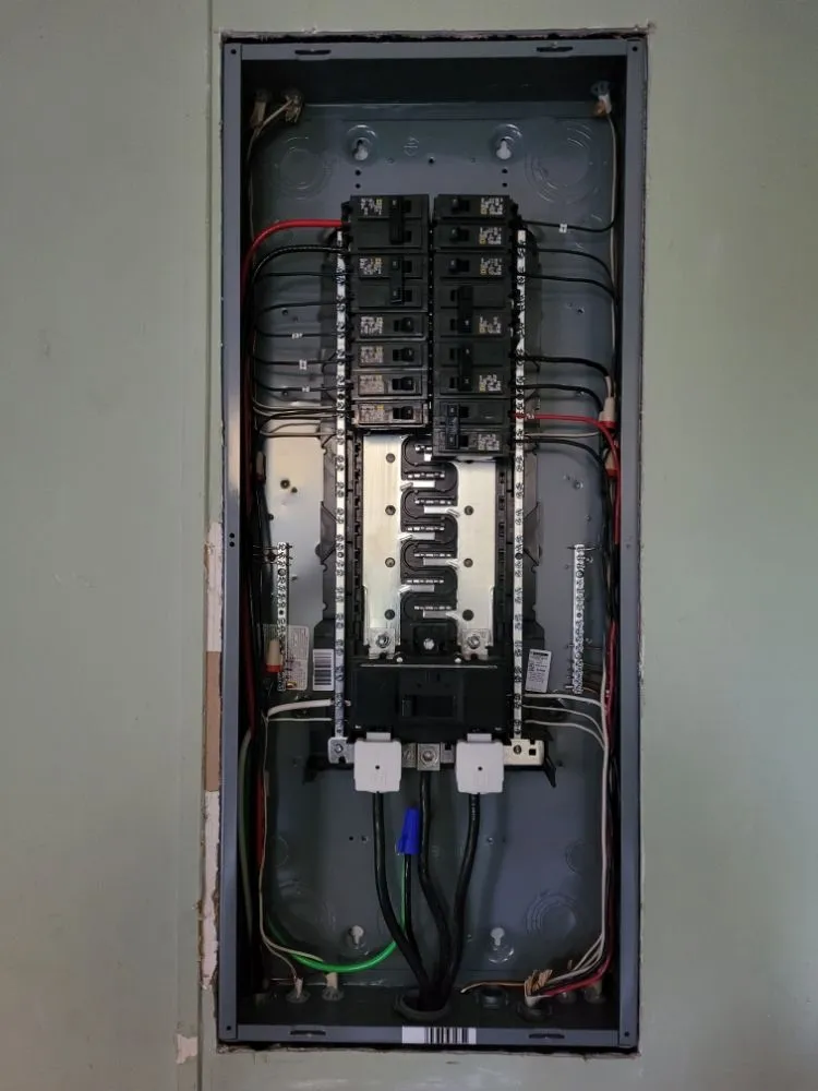 Professional electrical service for homes in lighting installation, by