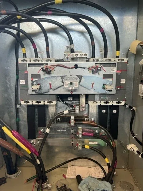 Slide of Symmetry Air Conditioning & Electrical