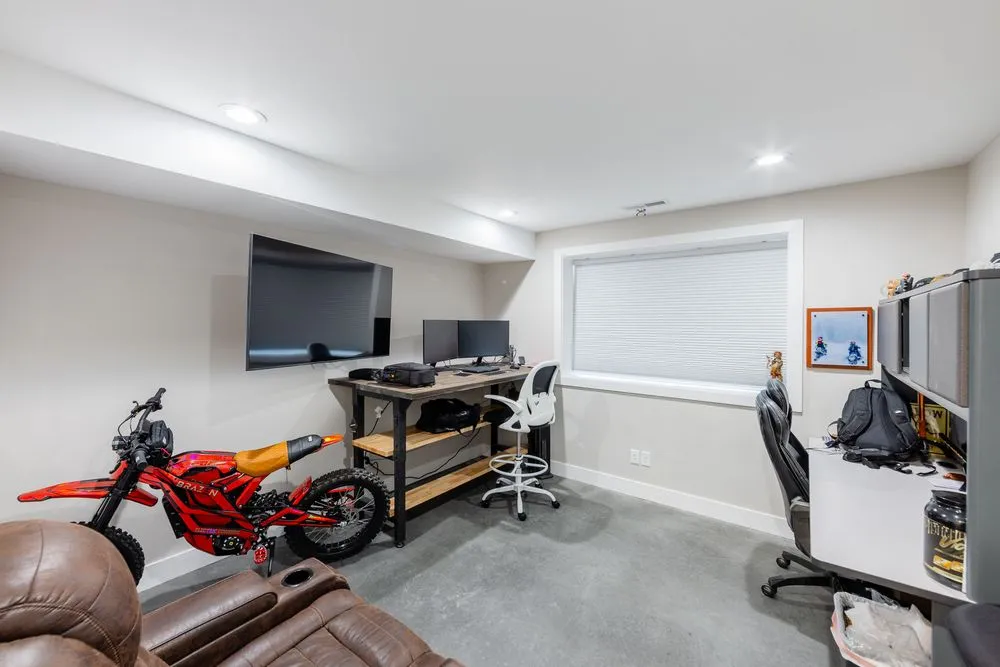 Slide of Synergy Electric Solutions