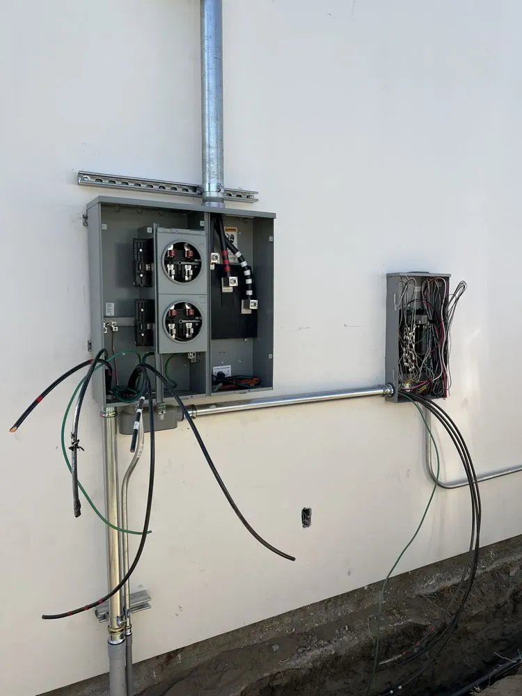 Certified outlet and switch repair experts serving Valley Village, CA - Synergy Trade and Services