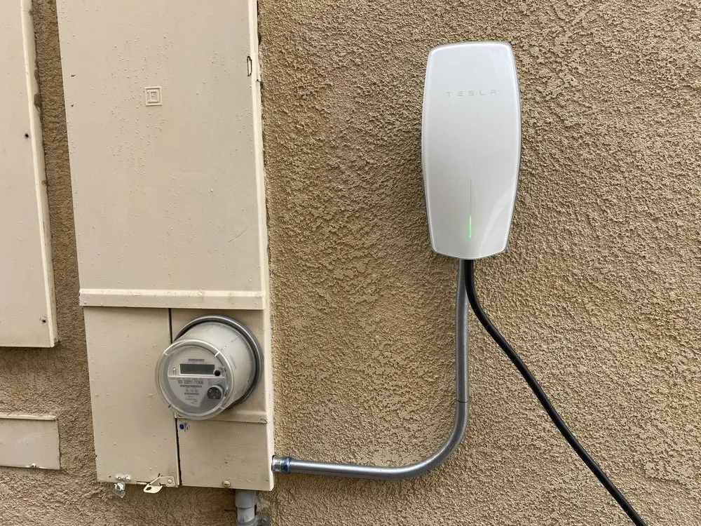 Professional lighting installation service in ,  - T & J Electric Services