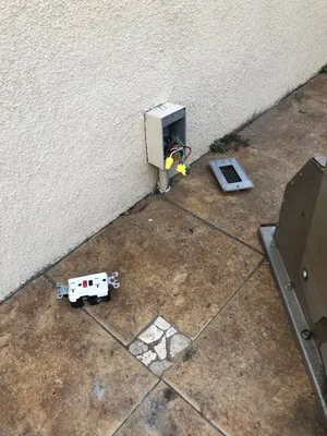 T & J Investment Logo