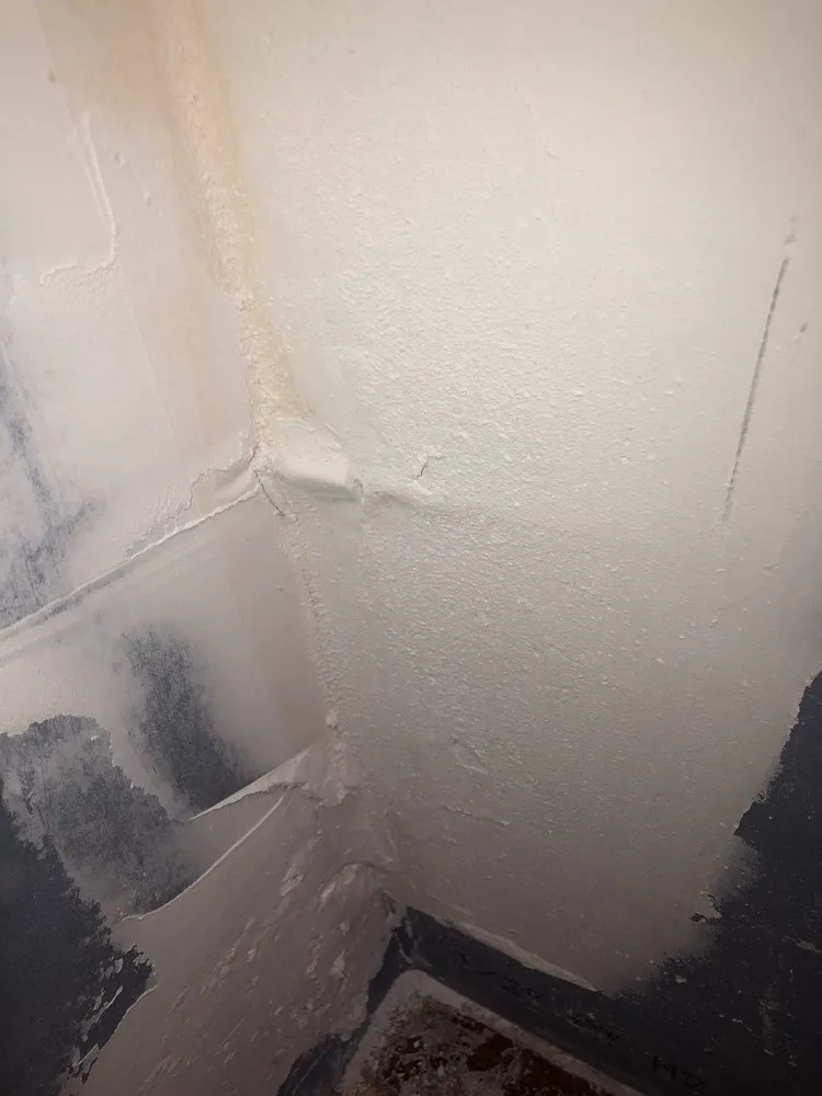 Slide of T & T Carpentry