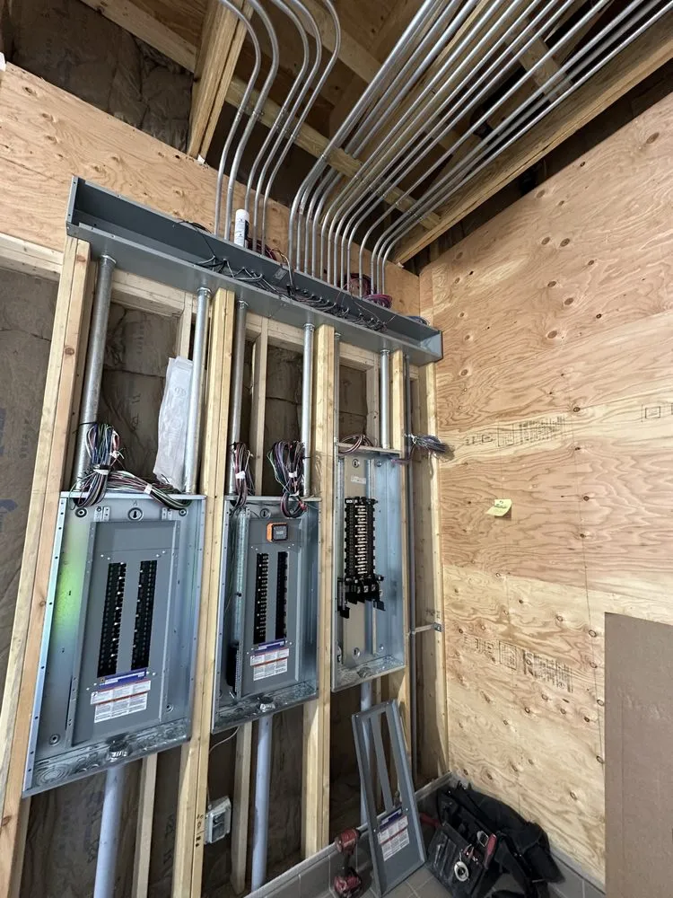 Emergency circuit breaker repair experts serving Friendsville, PA - T Electric