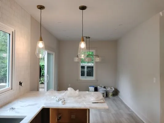 T G & T Electric Logo