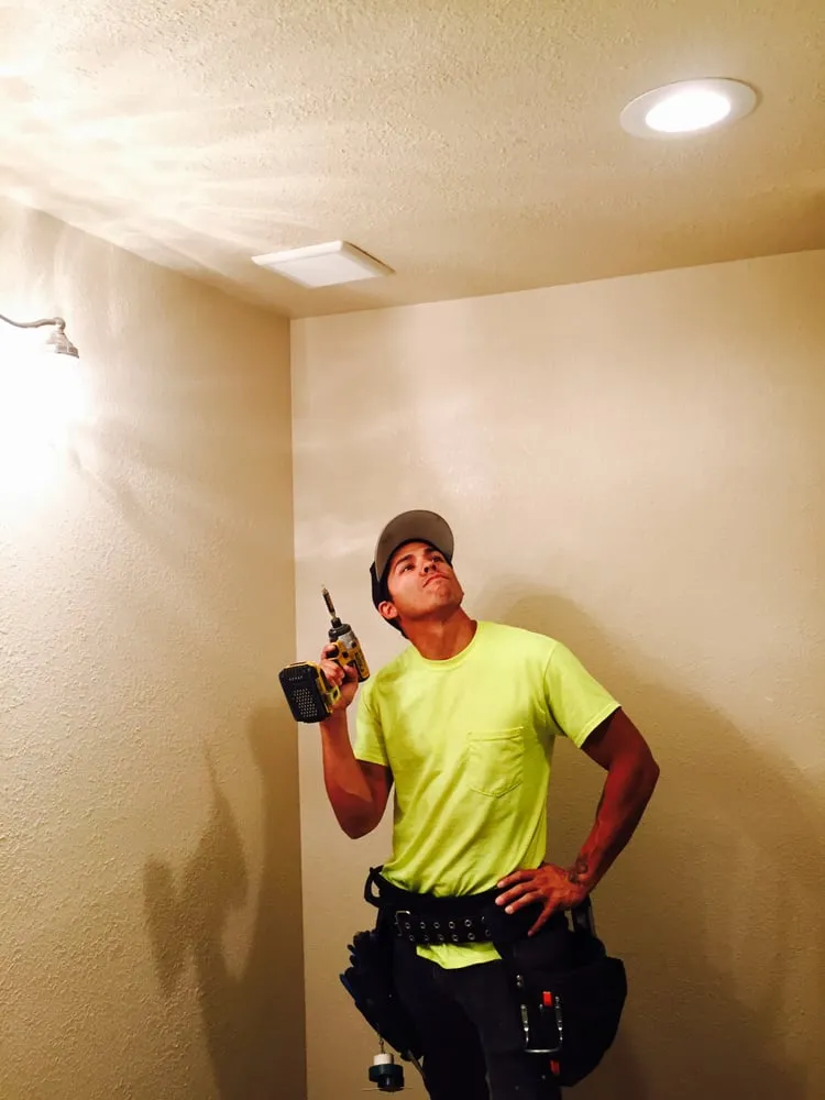 Slide of T. Gil Electric