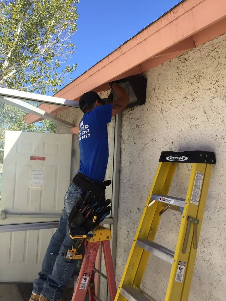 Slide of T. Gil Electric