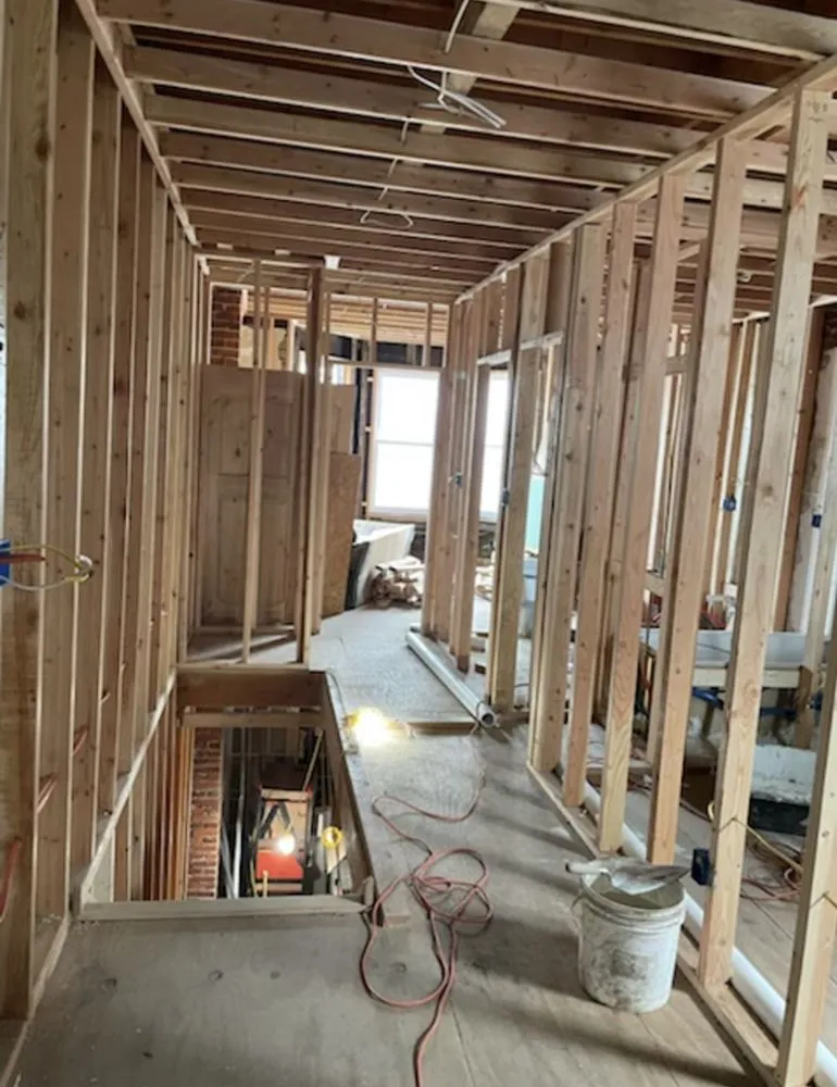 Certified electrician providing lighting installation in , 