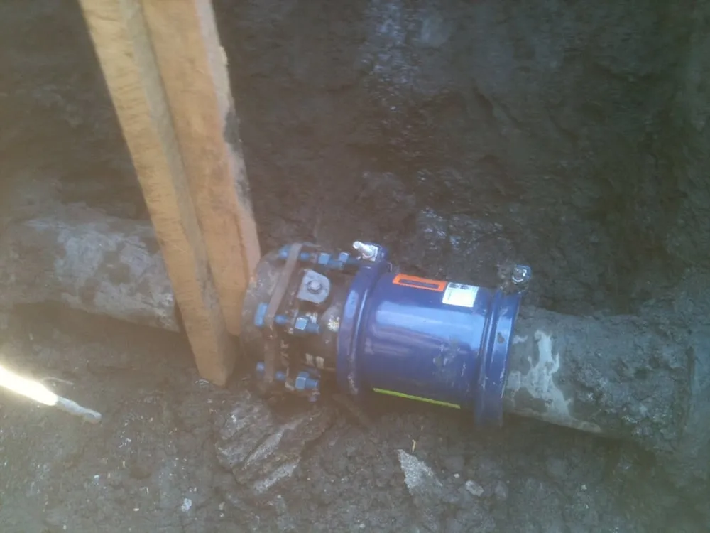 Affordable electrician providing emergency electrical service in , 