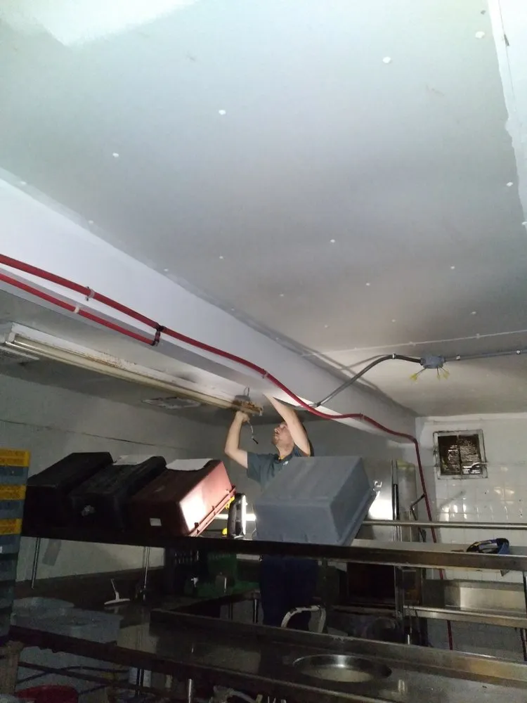 Slide of T-N-T Electrical Services