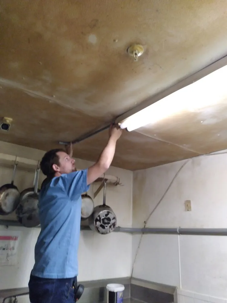 Slide of T-N-T Electrical Services